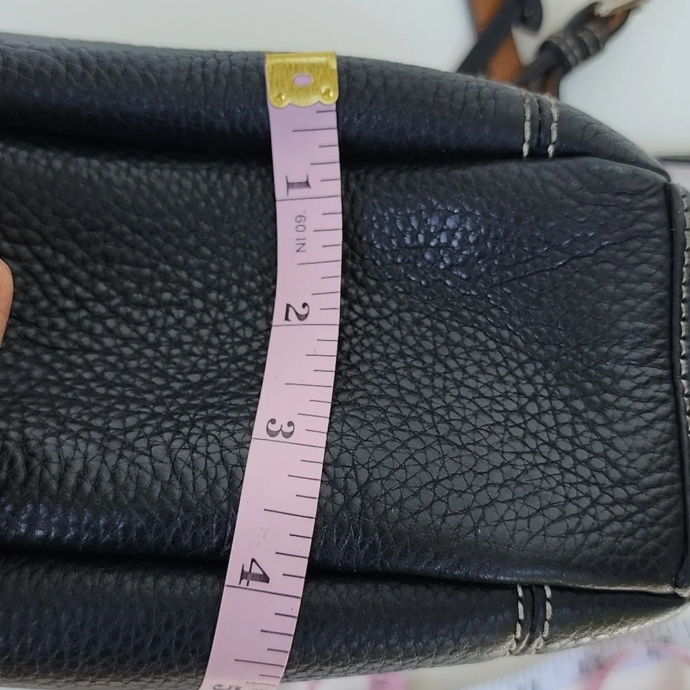 Dooney & Bourke Vintage Leather Bag  Crossbody Size Small‎